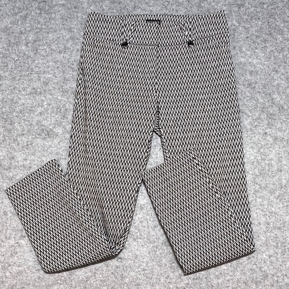 Soho Apparel Ltd Womens Black‎ White Zigzag Geometric Slim Pants Size 6